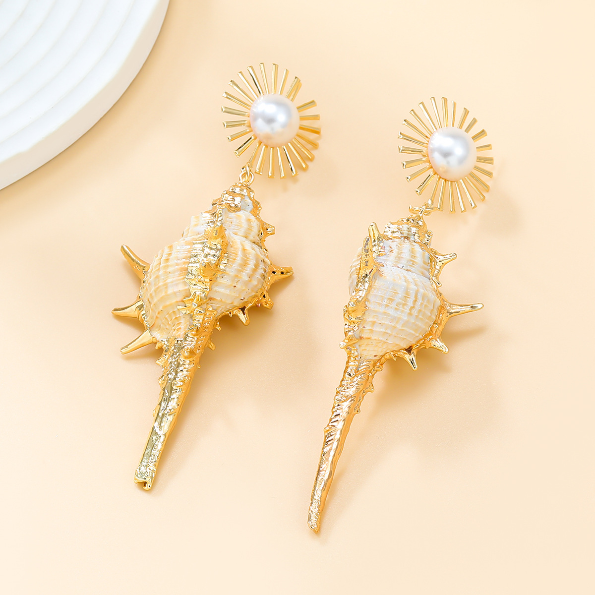 Bohemia Beach Seashell Conch Creamy White Natural Murex Shell Drop Earrings