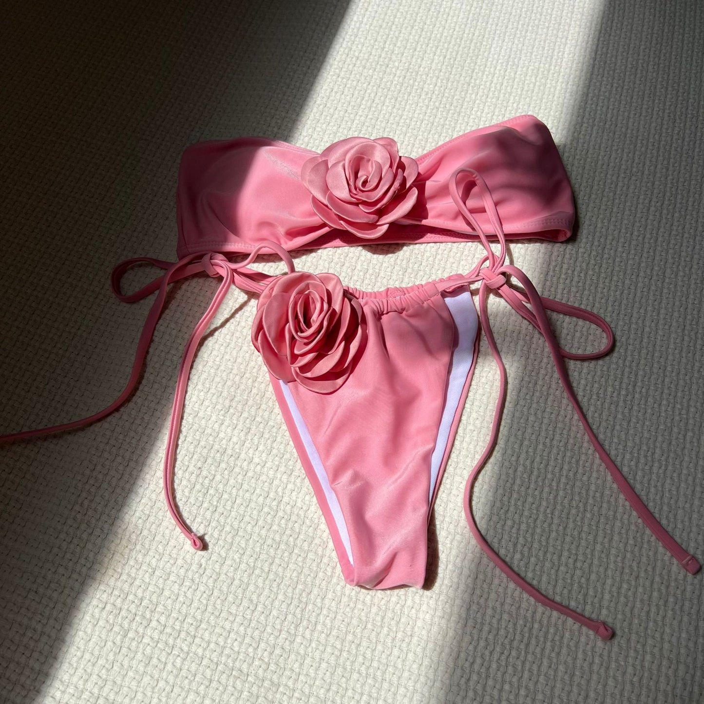 Strapless 3D Flower Thong Biquini