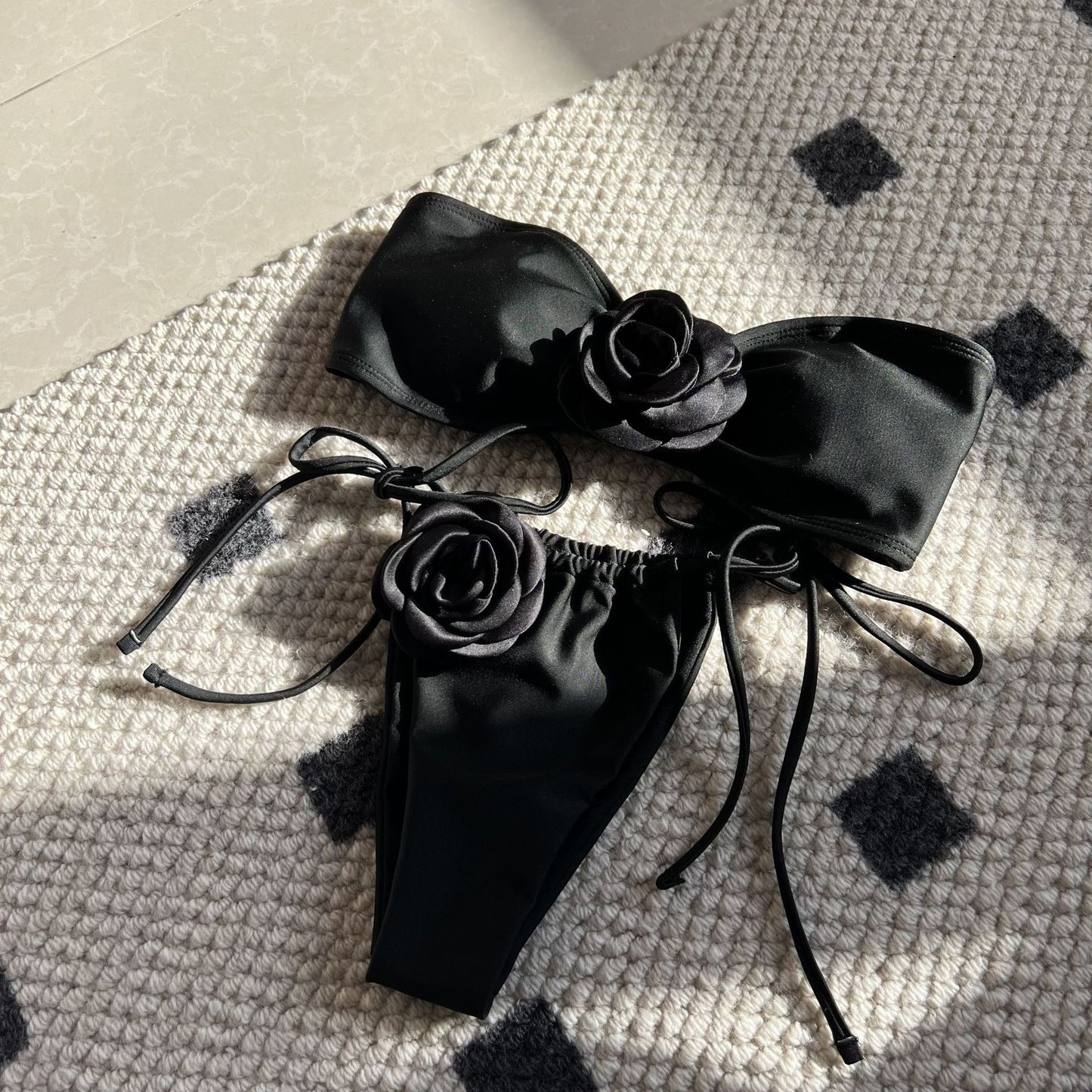 Strapless 3D Flower Thong Biquini