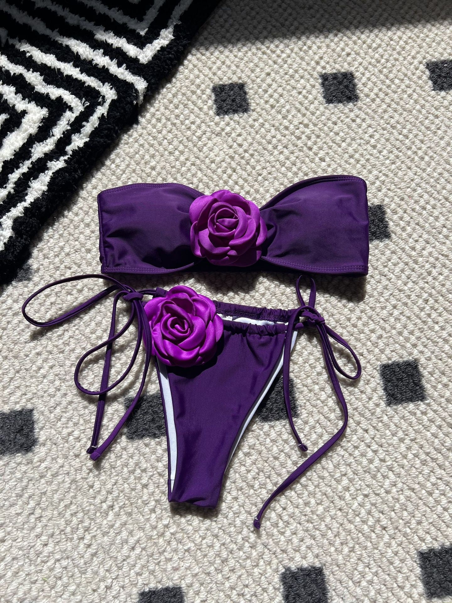 Strapless 3D Flower Thong Biquini