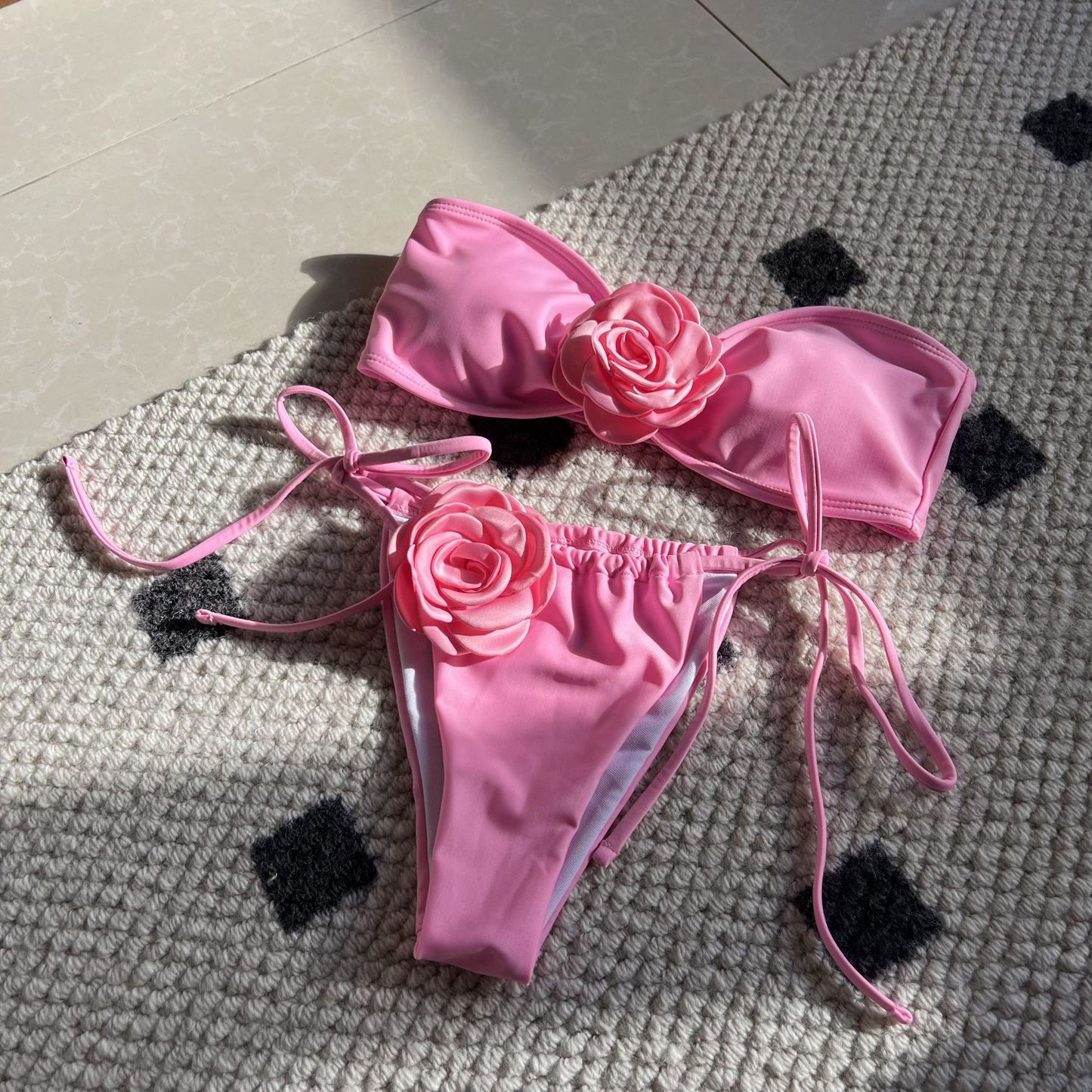 Strapless 3D Flower Thong Biquini