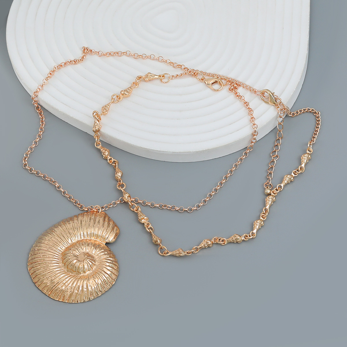 Exaggerated Metal Shell Shape Pendant Necklace Punk Metal Conch Chain Choker