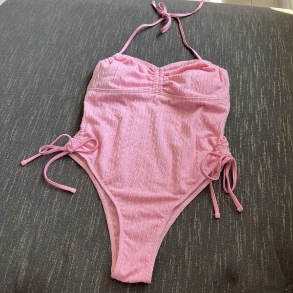 Solid Color One-Piece Swimsuit – Sleek, Simple & Sexy