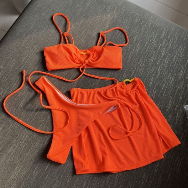 3-Piece Bikini Set with Skirt – Stylish Beachwear - 图片 4